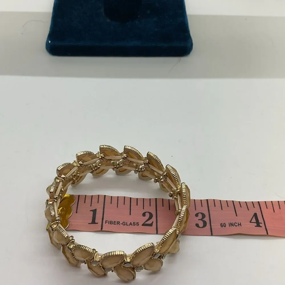 Elegant Gold and Cream Leaf Bracelet